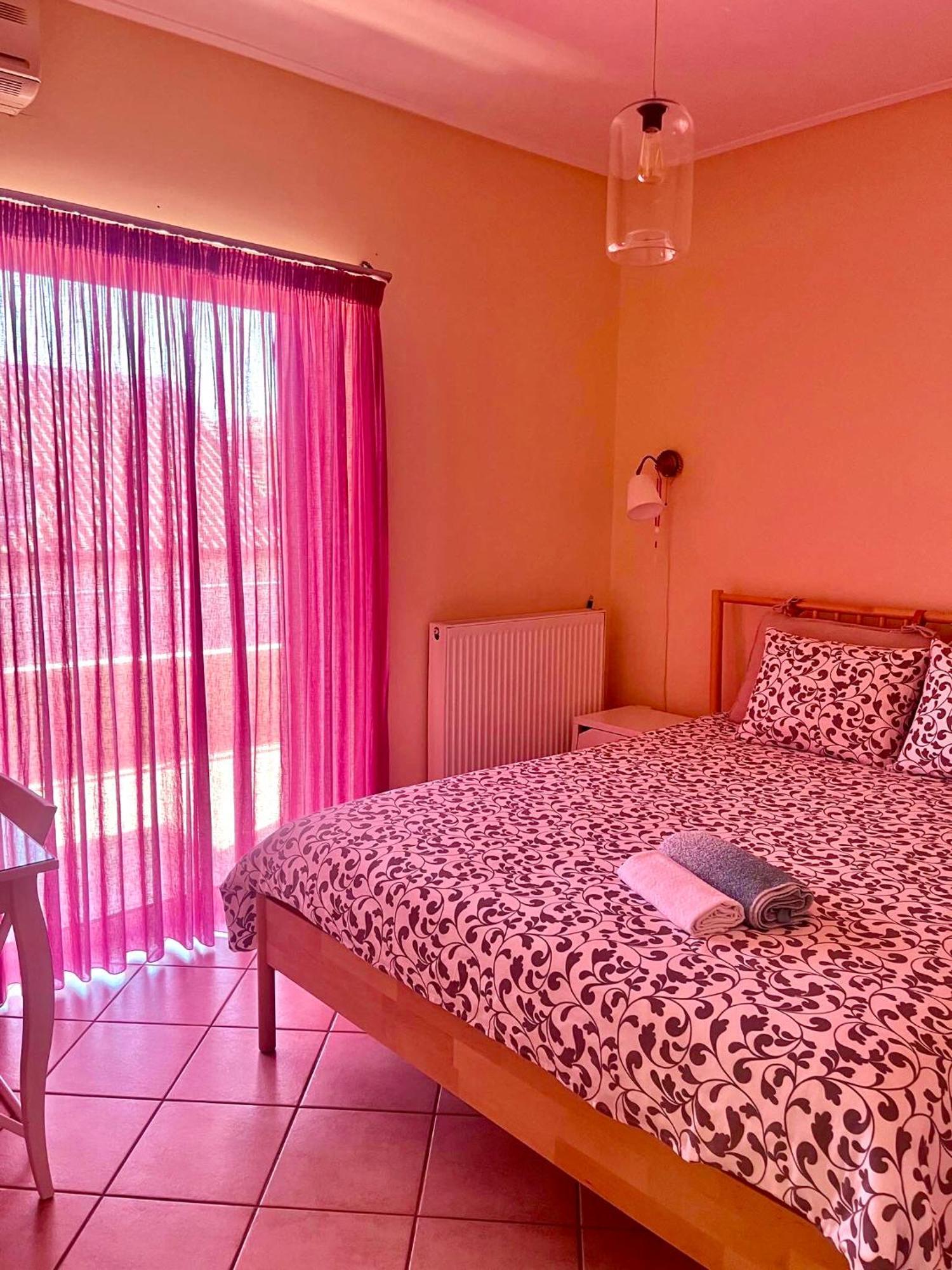 Villa Chloe'S Sunrise Beach House Athen Exterior foto
